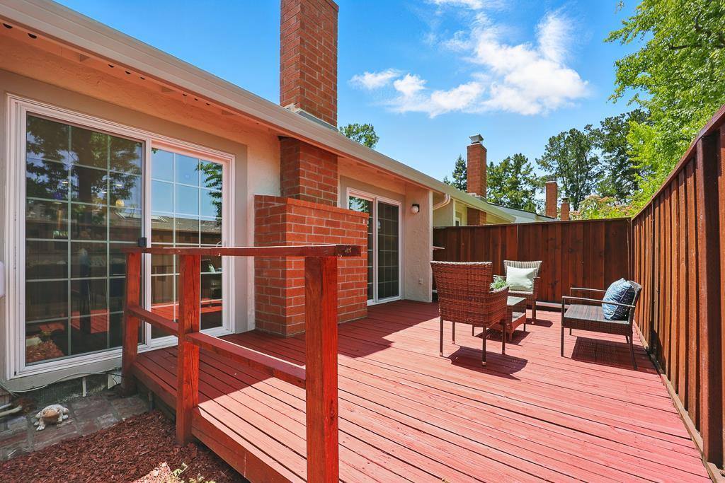 Detail Gallery Image 33 of 41 For 20245 Northglen Sq, Cupertino,  CA 95014 - 2 Beds | 2 Baths