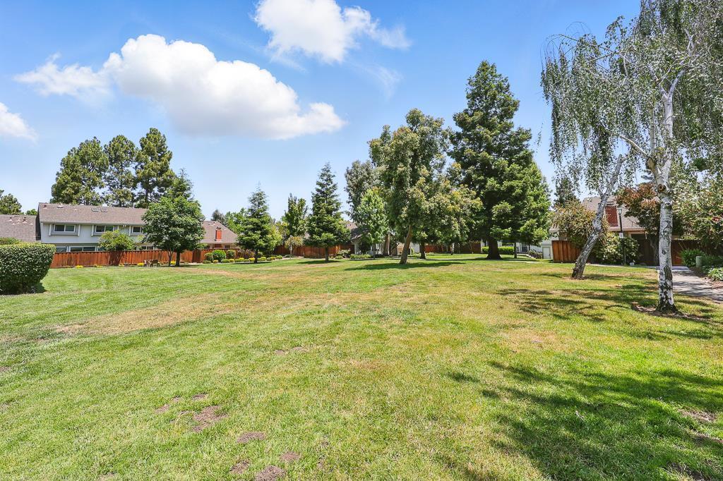 Detail Gallery Image 36 of 41 For 20245 Northglen Sq, Cupertino,  CA 95014 - 2 Beds | 2 Baths