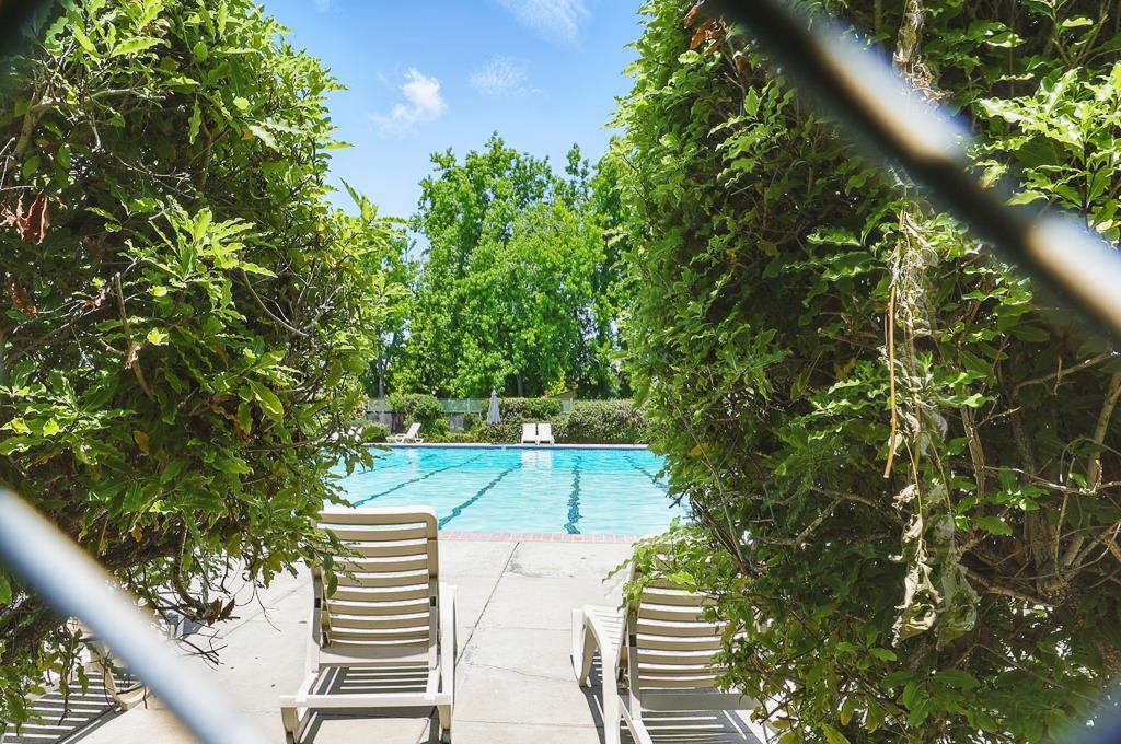 Detail Gallery Image 39 of 41 For 20245 Northglen Sq, Cupertino,  CA 95014 - 2 Beds | 2 Baths