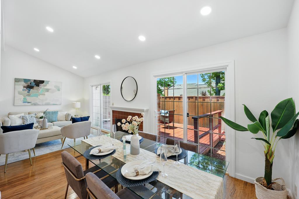 Detail Gallery Image 7 of 41 For 20245 Northglen Sq, Cupertino,  CA 95014 - 2 Beds | 2 Baths