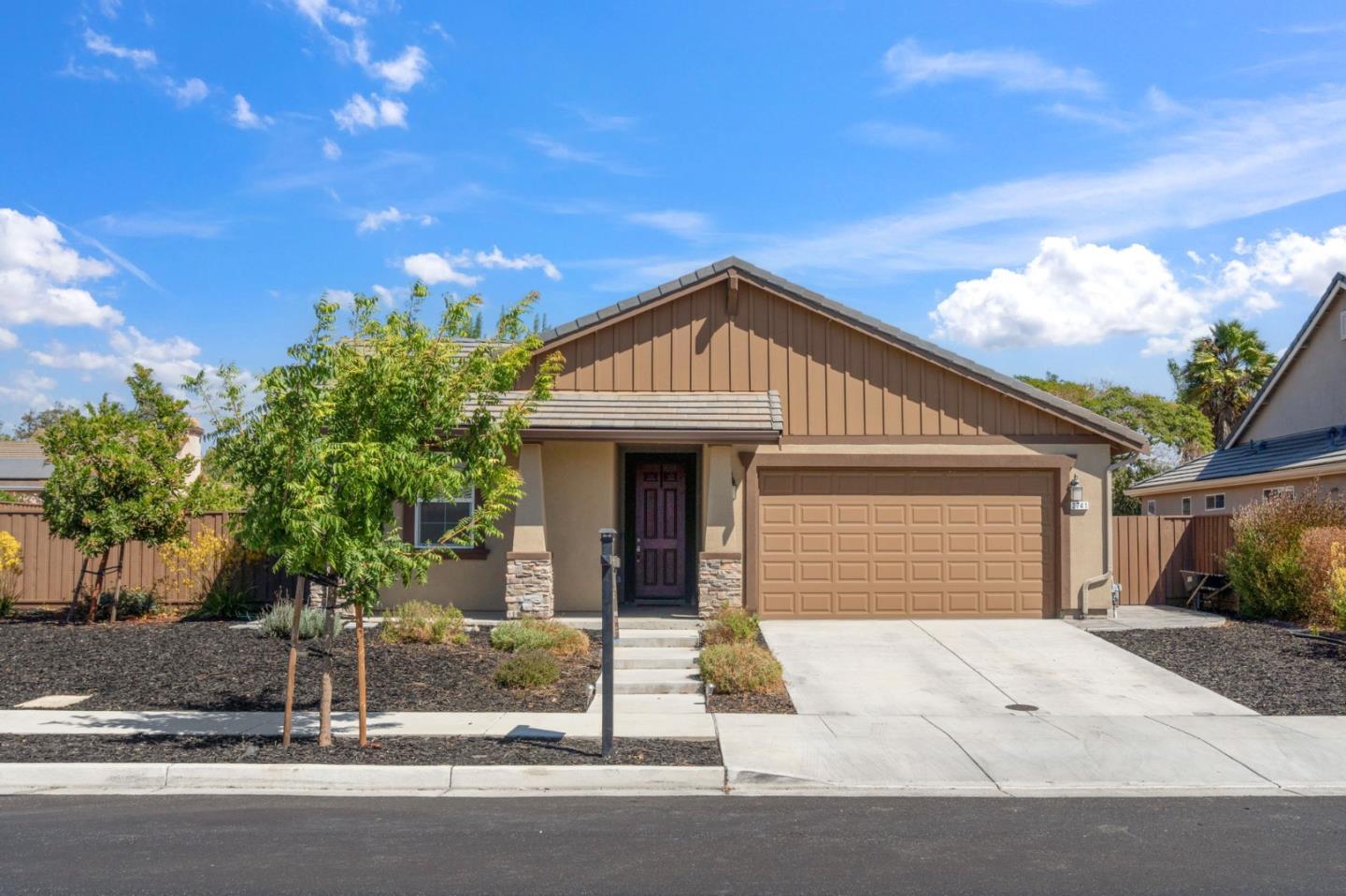 Detail Gallery Image 1 of 41 For 2741 Grayson St, Hollister,  CA 95023 - 4 Beds | 2 Baths