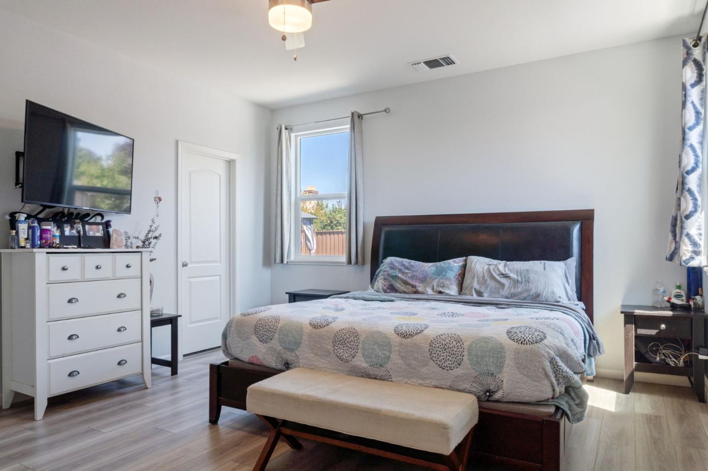 Detail Gallery Image 13 of 41 For 2741 Grayson St, Hollister,  CA 95023 - 4 Beds | 2 Baths