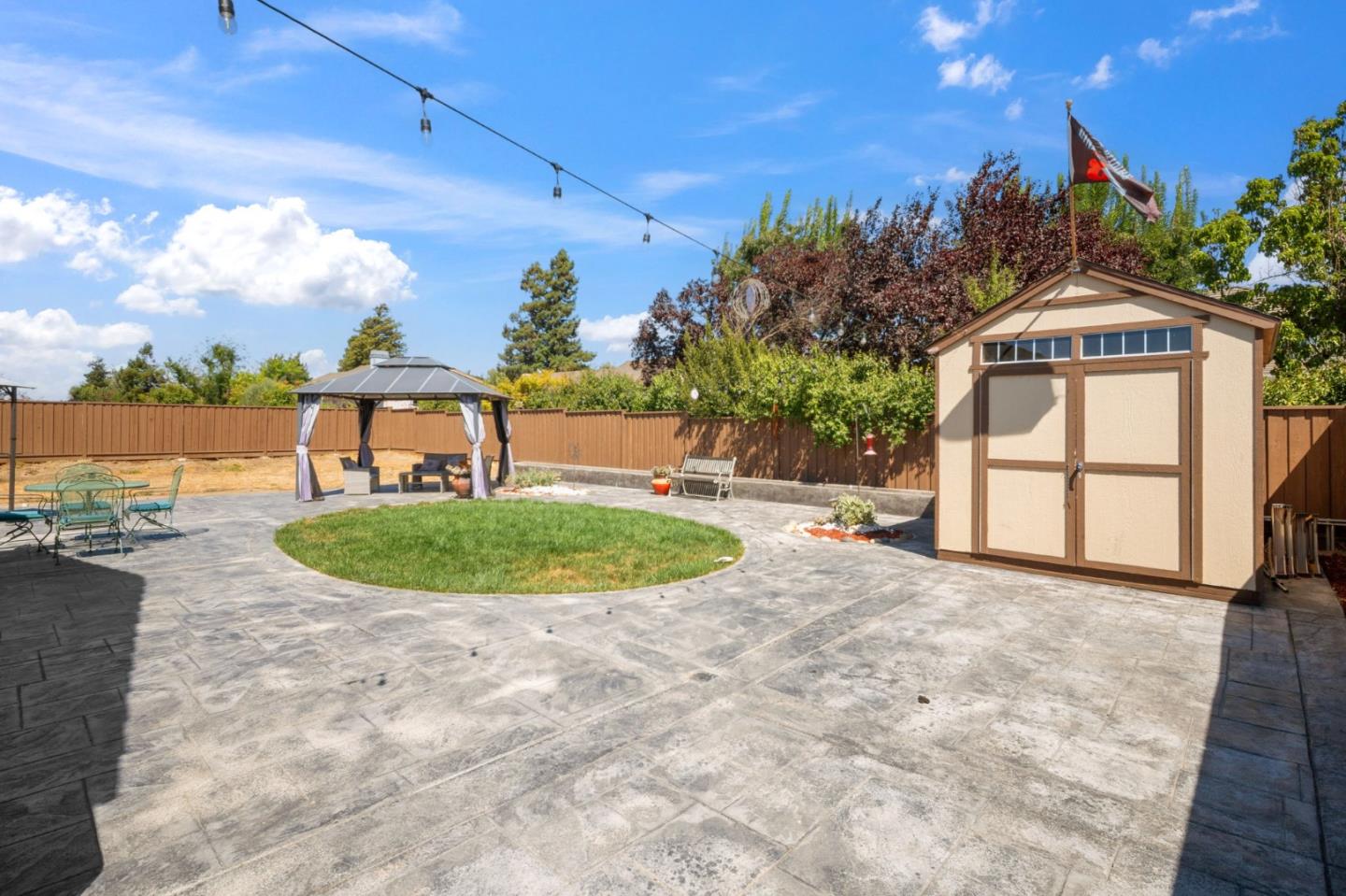 Detail Gallery Image 21 of 41 For 2741 Grayson St, Hollister,  CA 95023 - 4 Beds | 2 Baths
