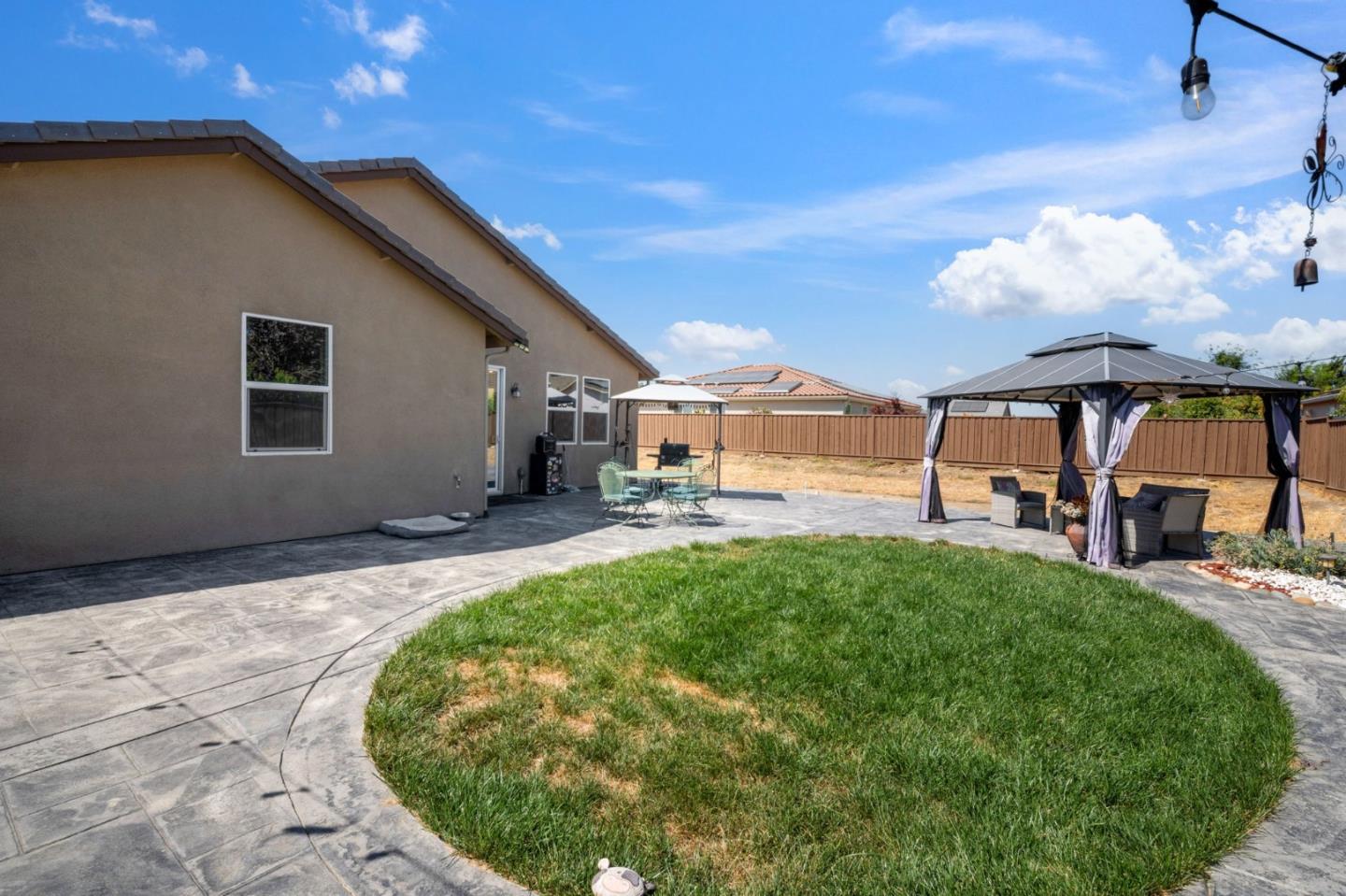 Detail Gallery Image 22 of 41 For 2741 Grayson St, Hollister,  CA 95023 - 4 Beds | 2 Baths