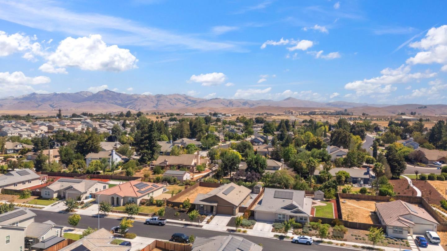 Detail Gallery Image 30 of 41 For 2741 Grayson St, Hollister,  CA 95023 - 4 Beds | 2 Baths