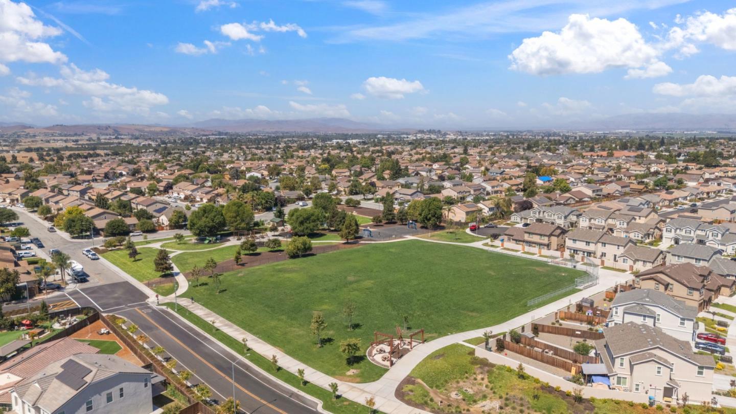 Detail Gallery Image 39 of 41 For 2741 Grayson St, Hollister,  CA 95023 - 4 Beds | 2 Baths