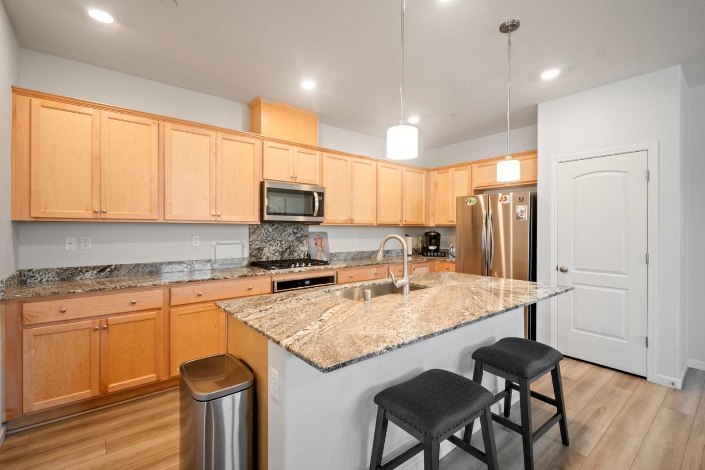Detail Gallery Image 4 of 41 For 2741 Grayson St, Hollister,  CA 95023 - 4 Beds | 2 Baths