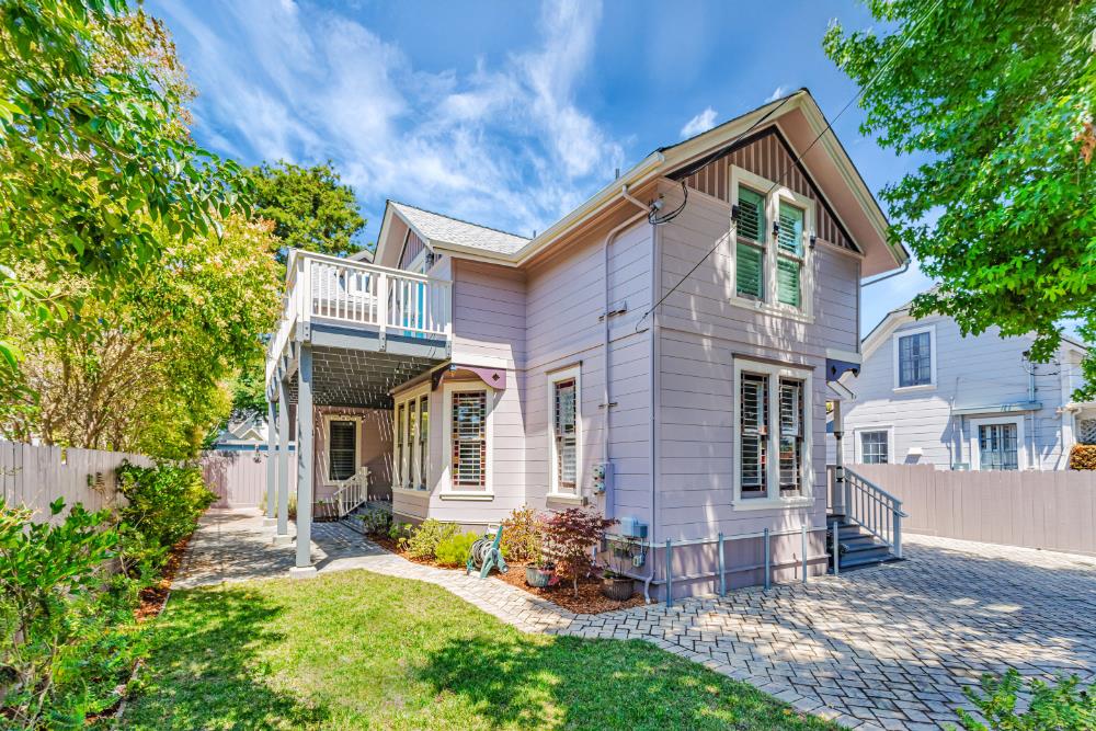 Detail Gallery Image 1 of 32 For 512 2nd St, Santa Cruz,  CA 95060 - 6 Beds | 4/1 Baths