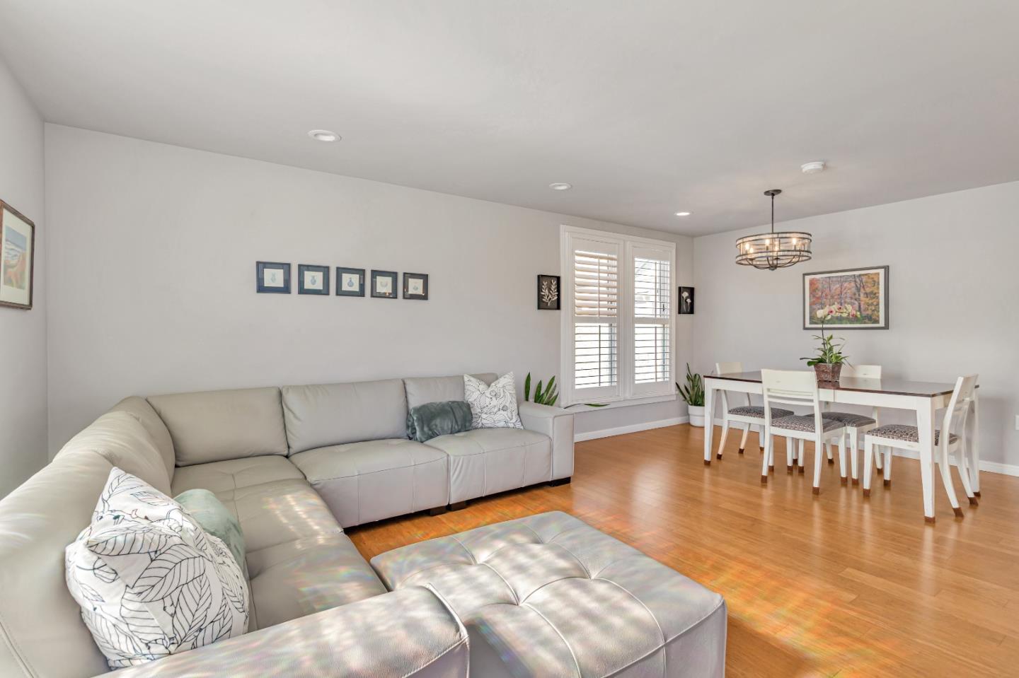 Detail Gallery Image 9 of 32 For 512 2nd St, Santa Cruz,  CA 95060 - 6 Beds | 4/1 Baths