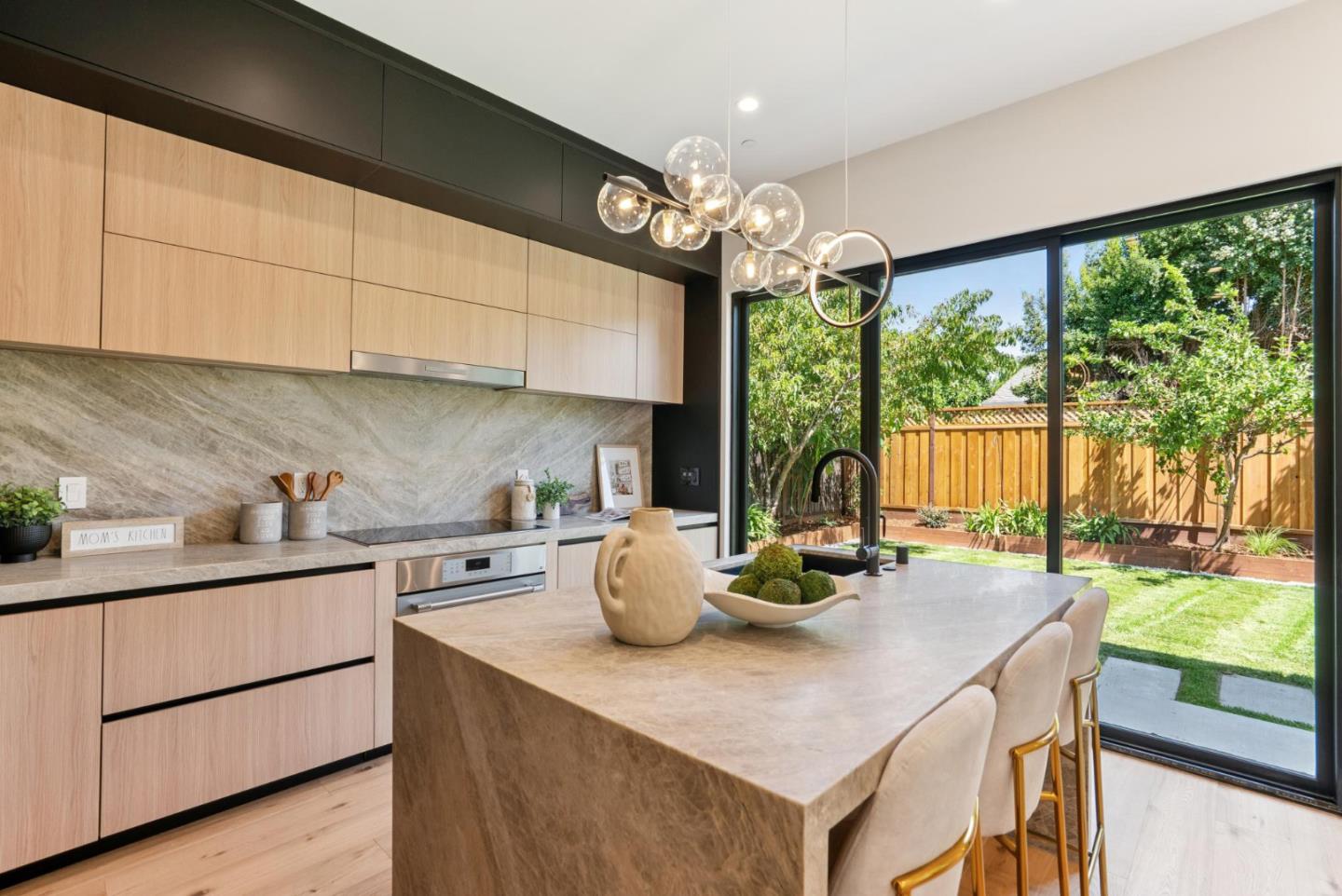 Detail Gallery Image 11 of 65 For 1599 Bonita Ave, Mountain View,  CA 94040 - 4 Beds | 3/1 Baths
