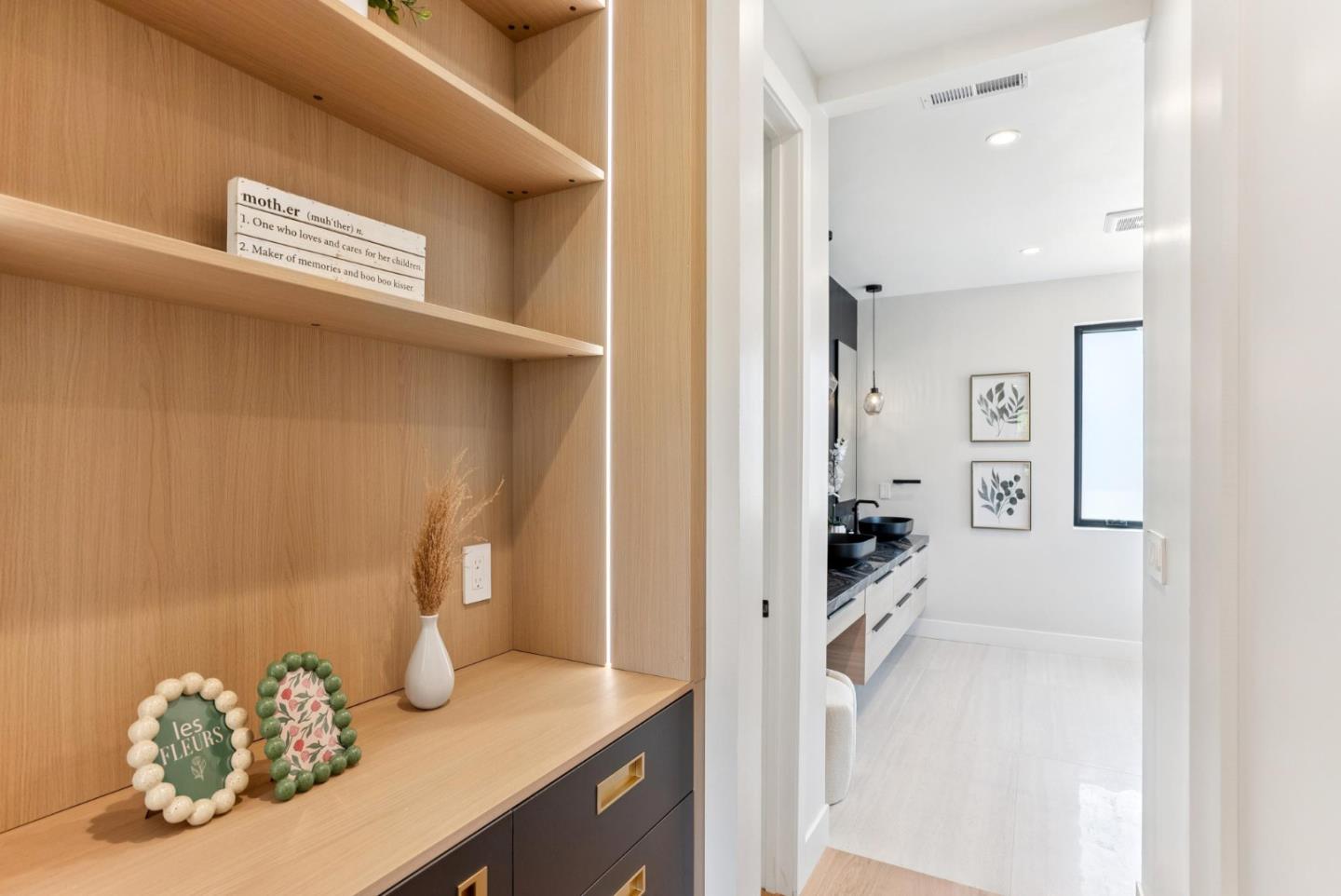 Detail Gallery Image 38 of 65 For 1599 Bonita Ave, Mountain View,  CA 94040 - 4 Beds | 3/1 Baths