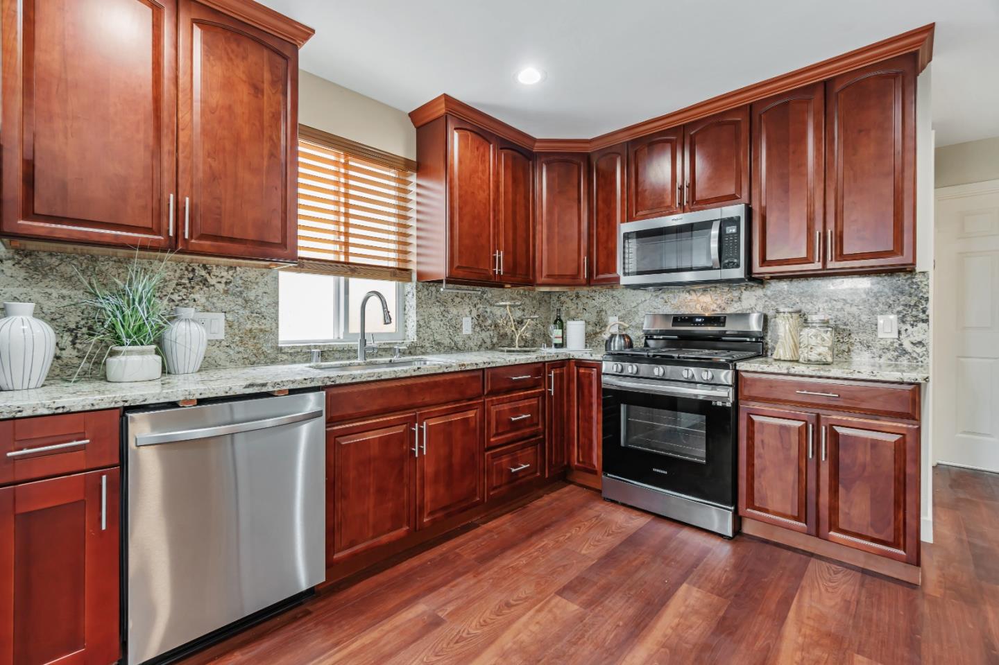 Detail Gallery Image 42 of 70 For 20 Palisades Dr, Daly City,  CA 94015 - 3 Beds | 2 Baths