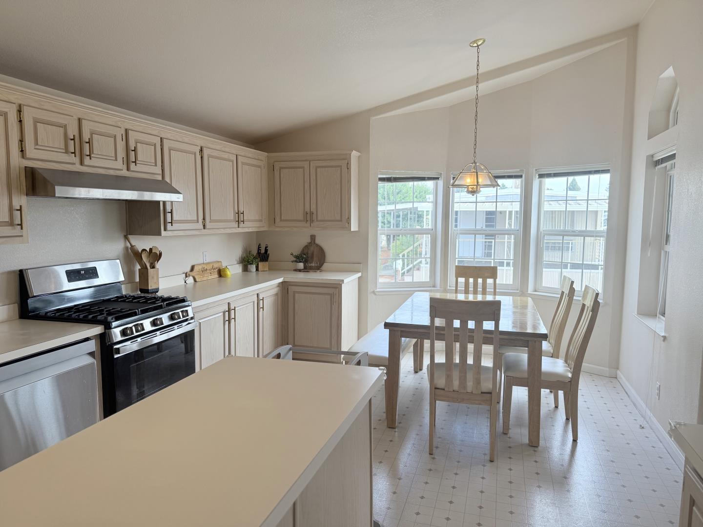Detail Gallery Image 11 of 30 For 5770 Winfield #122,  San Jose,  CA 95123 - 3 Beds | 2 Baths