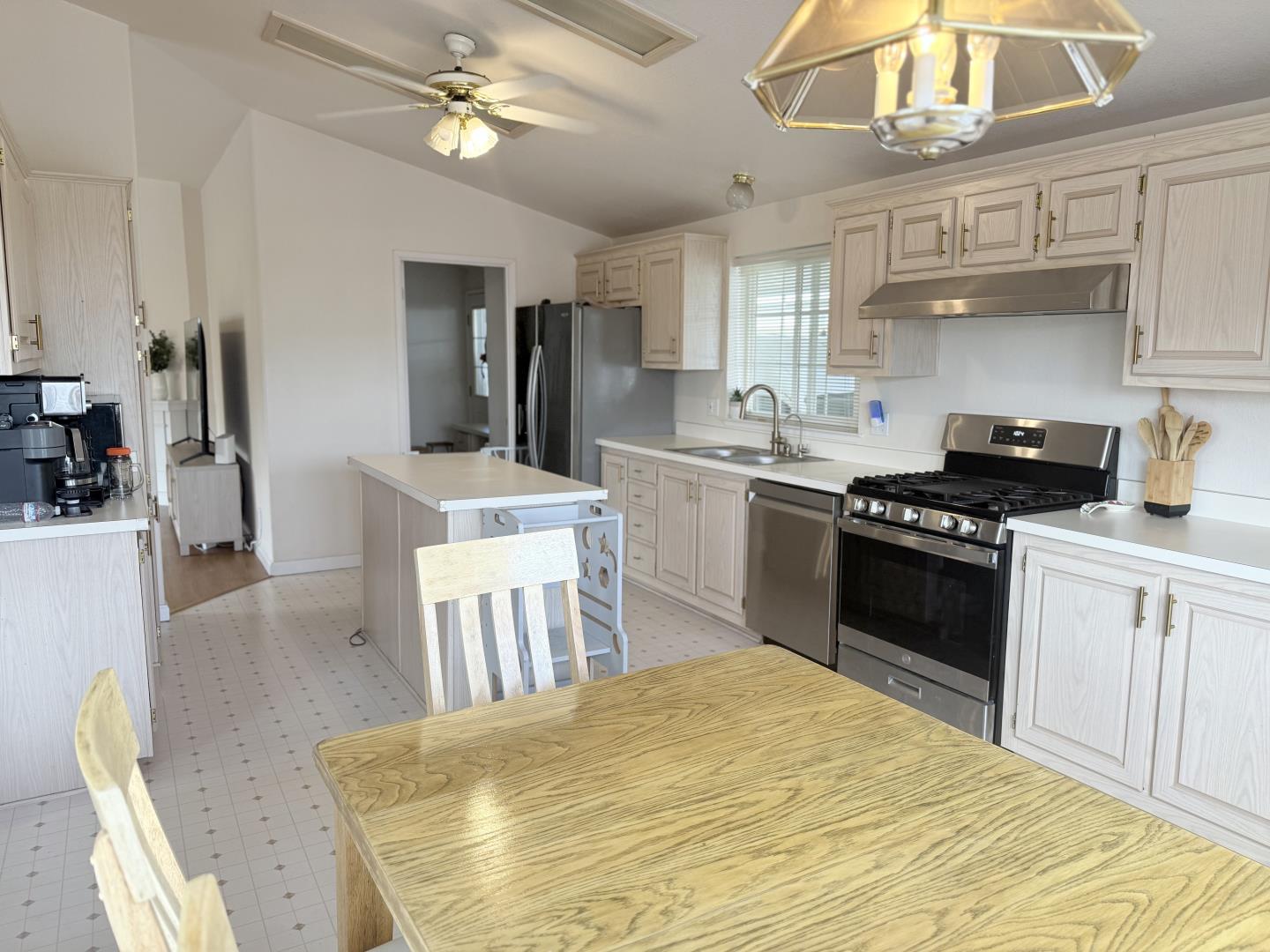 Detail Gallery Image 15 of 30 For 5770 Winfield #122,  San Jose,  CA 95123 - 3 Beds | 2 Baths