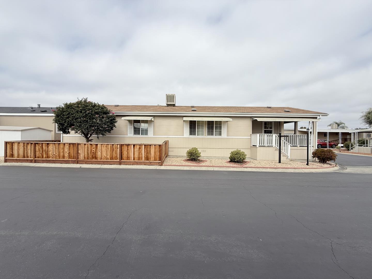 Detail Gallery Image 4 of 30 For 5770 Winfield #122,  San Jose,  CA 95123 - 3 Beds | 2 Baths