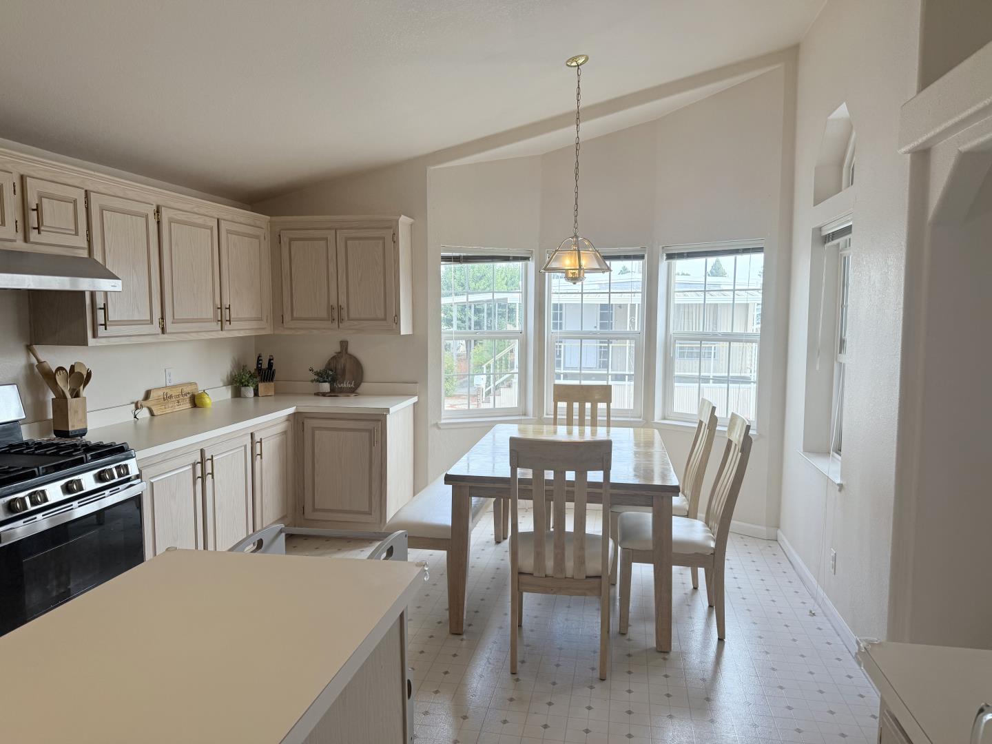 Detail Gallery Image 9 of 30 For 5770 Winfield #122,  San Jose,  CA 95123 - 3 Beds | 2 Baths
