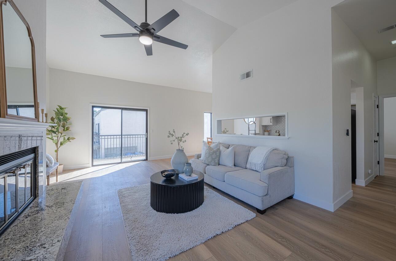 Detail Gallery Image 5 of 29 For 2444 N Main St #G,  Salinas,  CA 93906 - 1 Beds | 1 Baths
