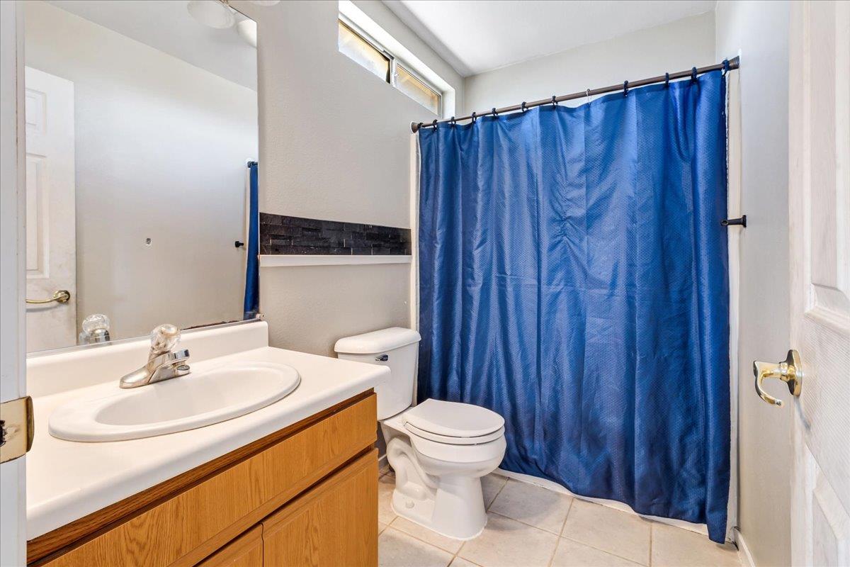 Detail Gallery Image 13 of 20 For 1037 Vista Ave, Soledad,  CA 93960 - 4 Beds | 2/1 Baths