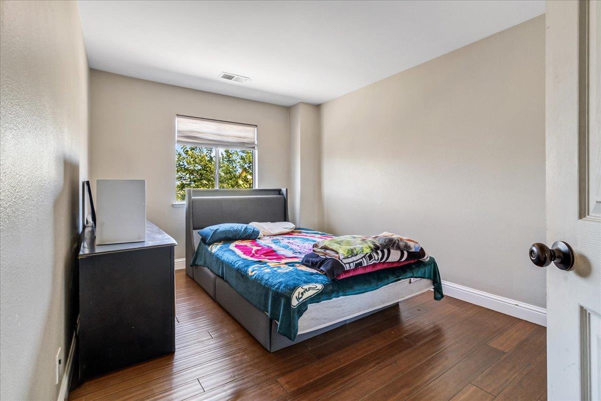 Detail Gallery Image 14 of 20 For 1037 Vista Ave, Soledad,  CA 93960 - 4 Beds | 2/1 Baths