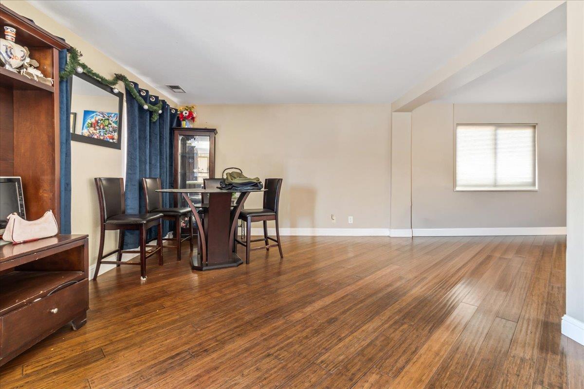Detail Gallery Image 4 of 20 For 1037 Vista Ave, Soledad,  CA 93960 - 4 Beds | 2/1 Baths