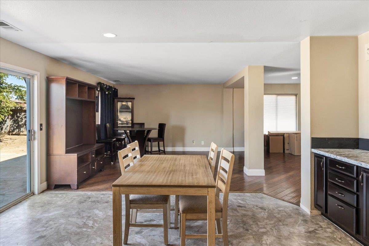Detail Gallery Image 5 of 20 For 1037 Vista Ave, Soledad,  CA 93960 - 4 Beds | 2/1 Baths