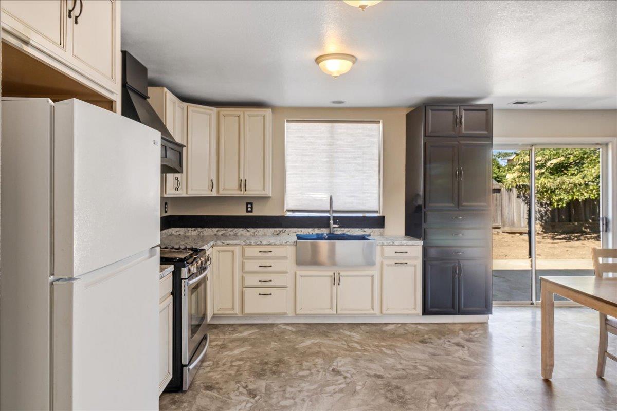 Detail Gallery Image 7 of 20 For 1037 Vista Ave, Soledad,  CA 93960 - 4 Beds | 2/1 Baths