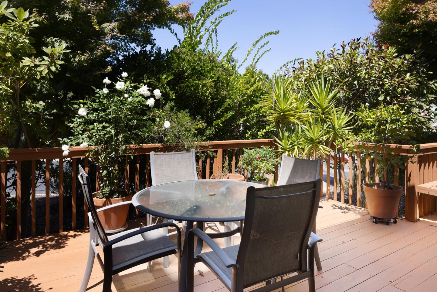 Detail Gallery Image 14 of 25 For 9662 Willow Ct, Carmel,  CA 93923 - 3 Beds | 3/1 Baths