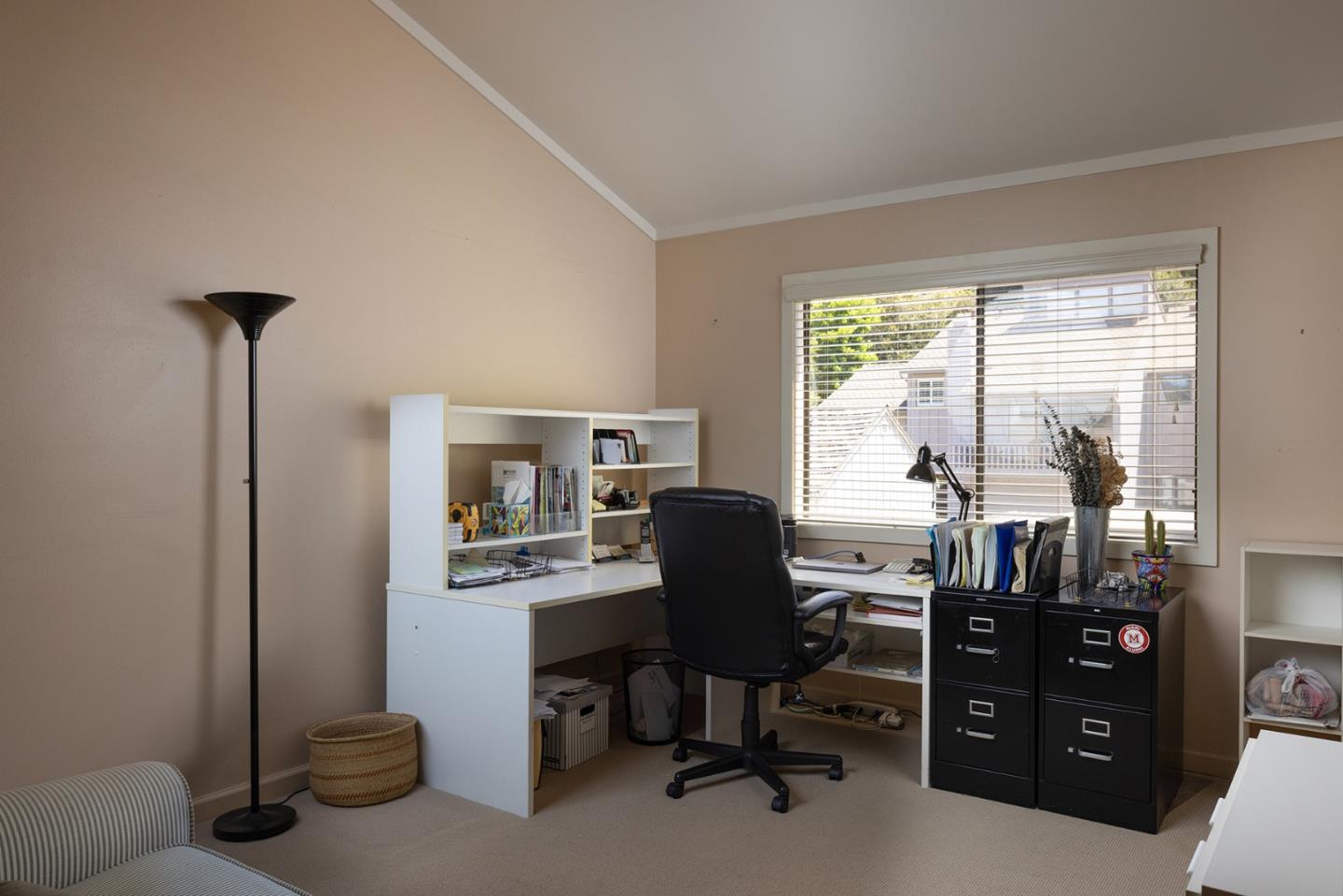 Detail Gallery Image 17 of 25 For 9662 Willow Ct, Carmel,  CA 93923 - 3 Beds | 3/1 Baths