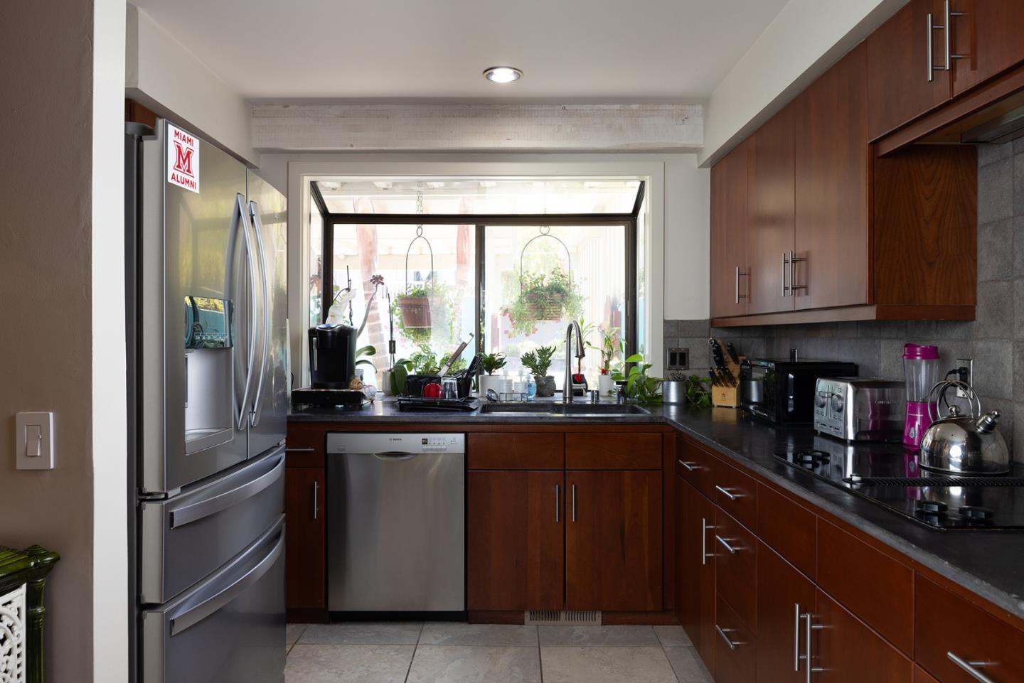 Detail Gallery Image 6 of 25 For 9662 Willow Ct, Carmel,  CA 93923 - 3 Beds | 3/1 Baths