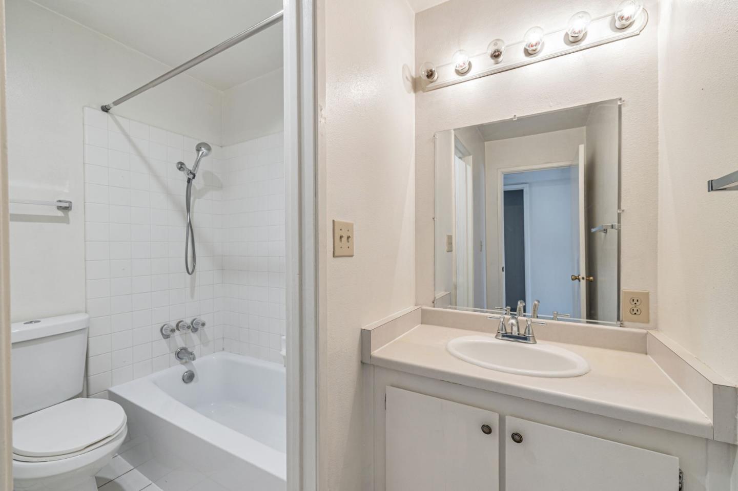 Detail Gallery Image 25 of 41 For 285 Tradewinds Dr #6,  San Jose,  CA 95123 - 2 Beds | 1 Baths