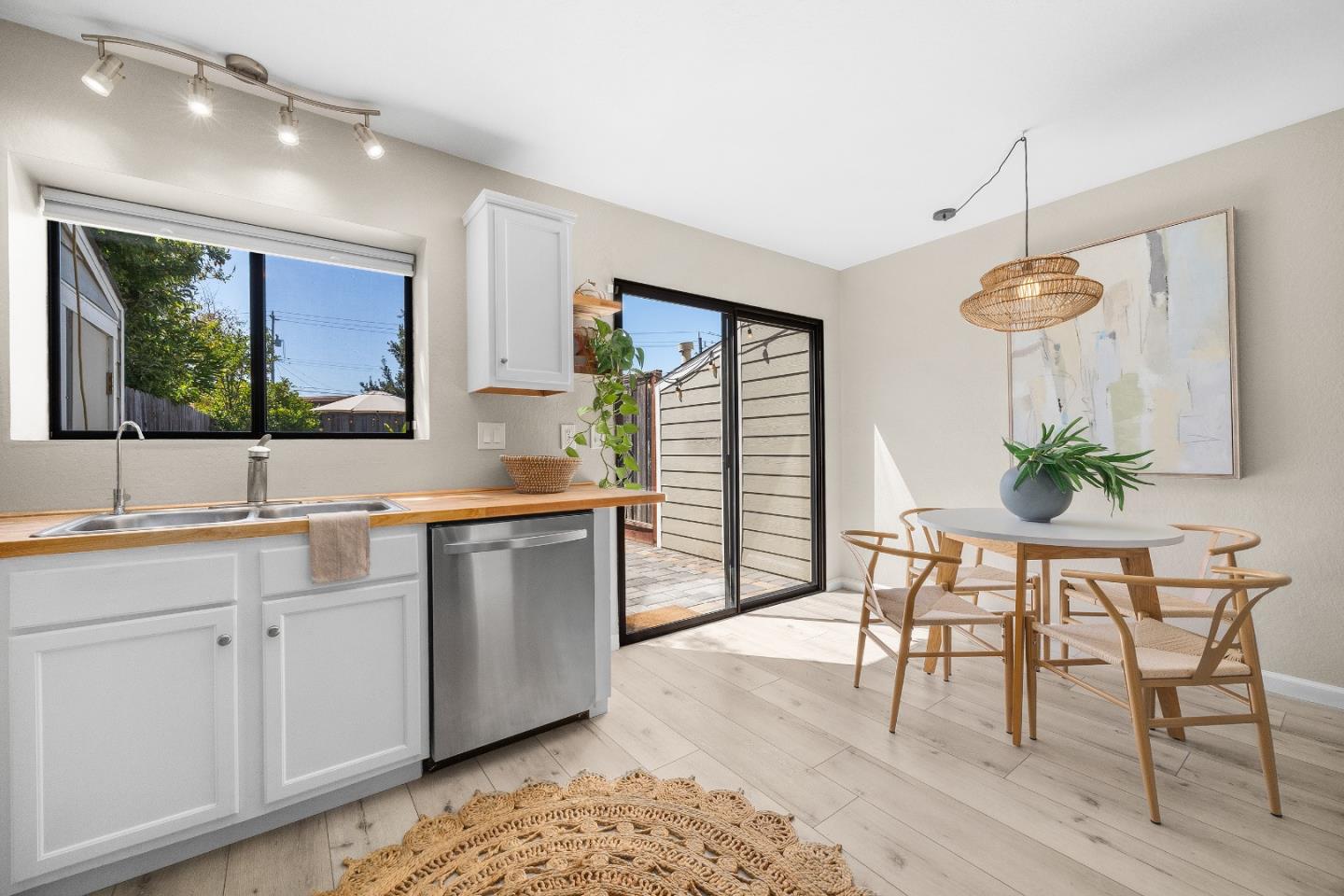 Detail Gallery Image 12 of 46 For 1525 Leila Ct, Santa Cruz,  CA 95062 - 2 Beds | 1 Baths