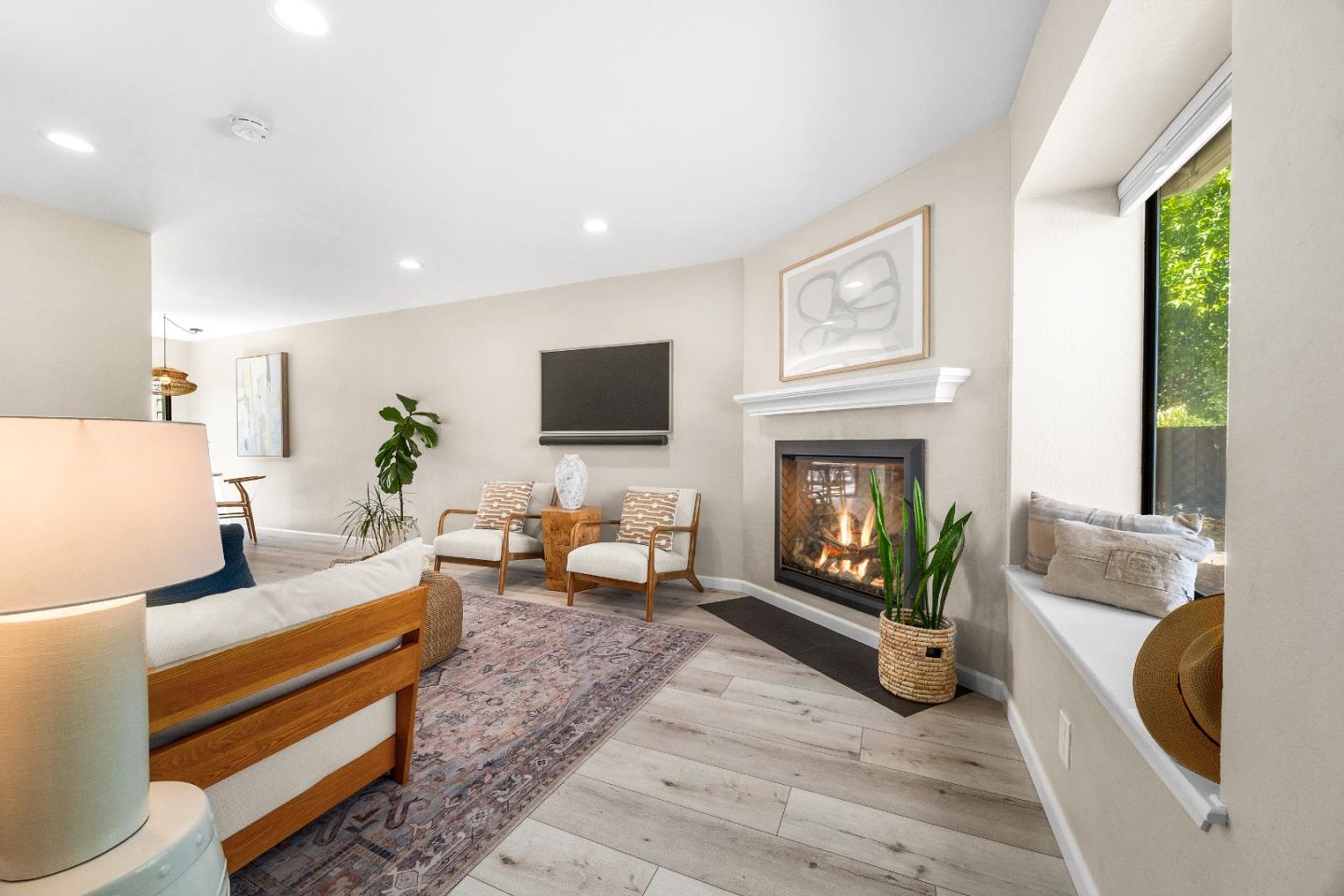 Detail Gallery Image 4 of 46 For 1525 Leila Ct, Santa Cruz,  CA 95062 - 2 Beds | 1 Baths
