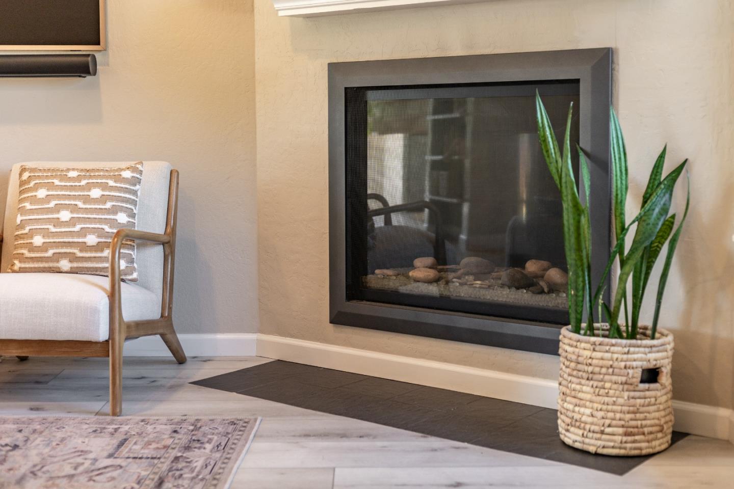 Detail Gallery Image 8 of 46 For 1525 Leila Ct, Santa Cruz,  CA 95062 - 2 Beds | 1 Baths
