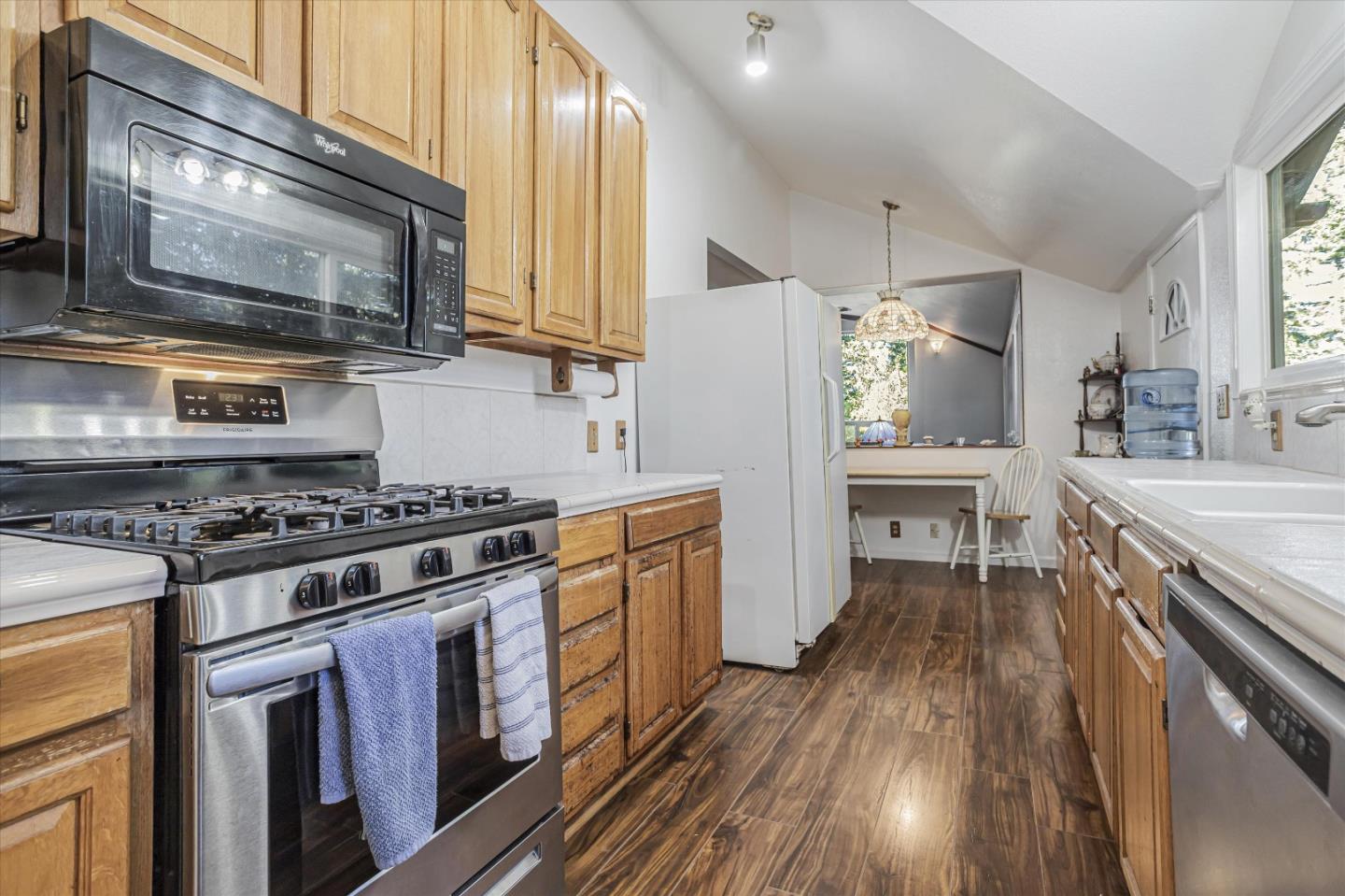 Detail Gallery Image 9 of 39 For 1045 Forest Way, Brookdale,  CA 95007 - 2 Beds | 2 Baths