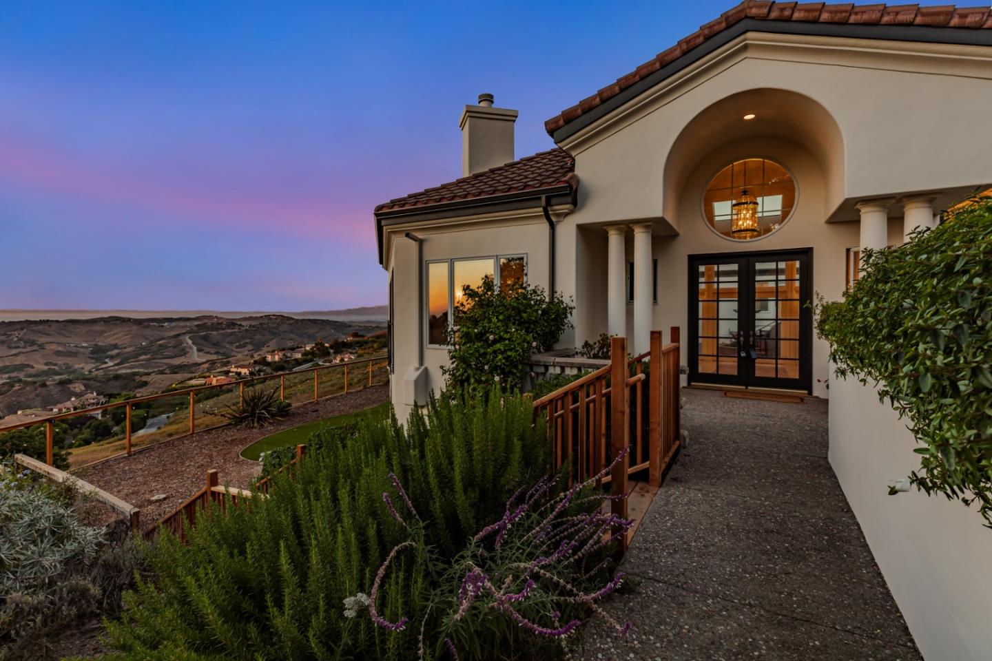 Detail Gallery Image 10 of 35 For 25691 Whip Rd, Monterey,  CA 93940 - 4 Beds | 4/1 Baths