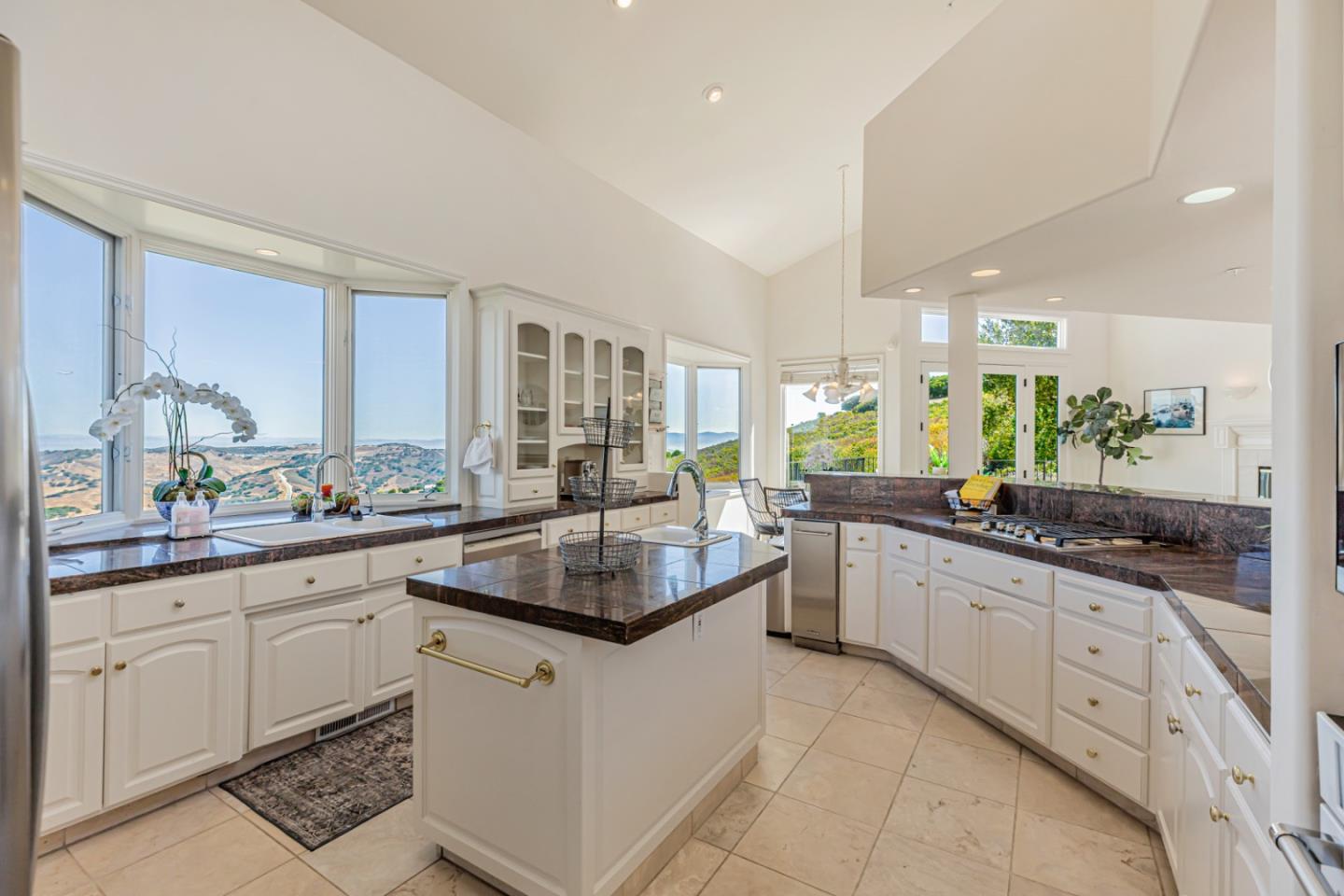 Detail Gallery Image 15 of 35 For 25691 Whip Rd, Monterey,  CA 93940 - 4 Beds | 4/1 Baths