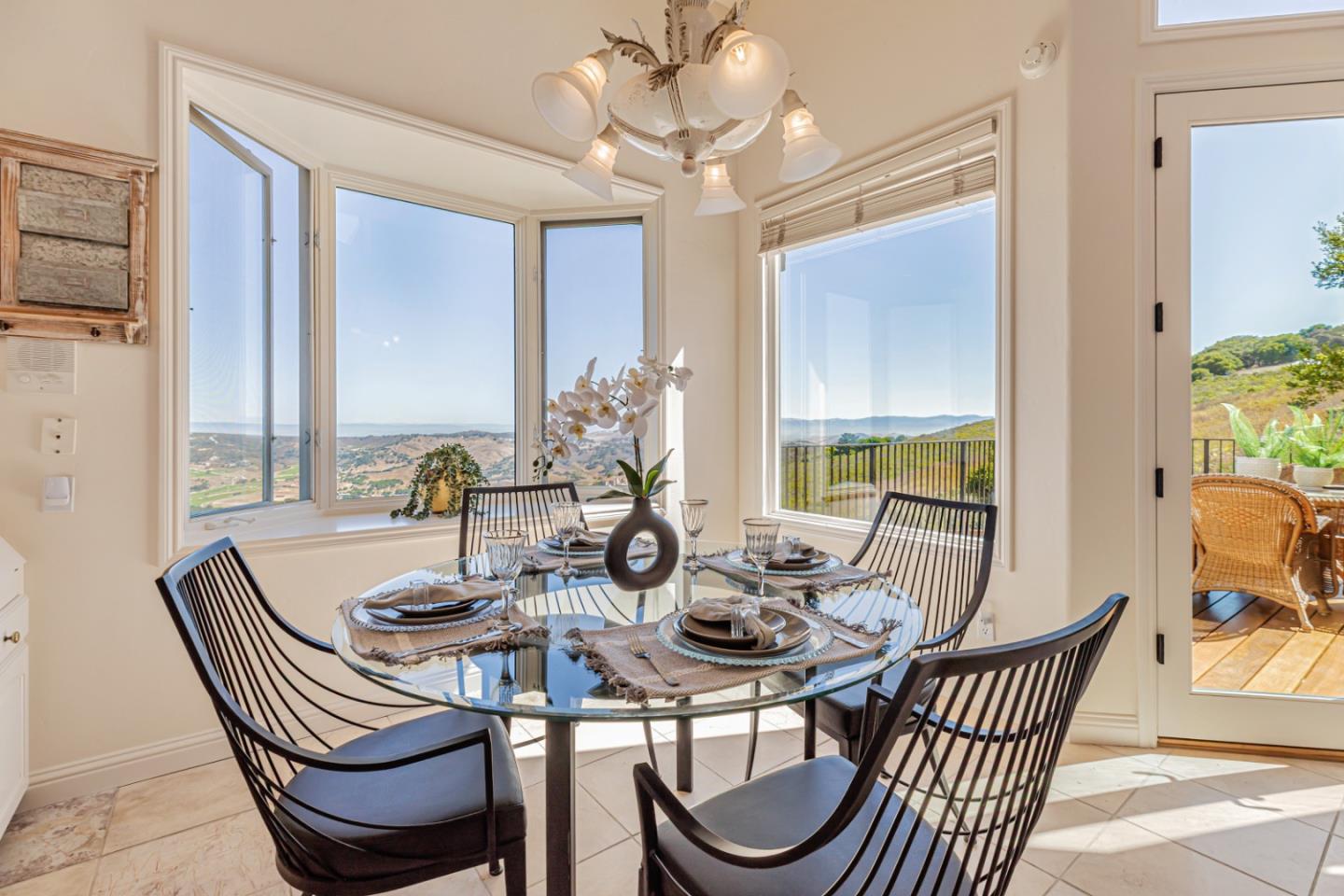 Detail Gallery Image 18 of 35 For 25691 Whip Rd, Monterey,  CA 93940 - 4 Beds | 4/1 Baths
