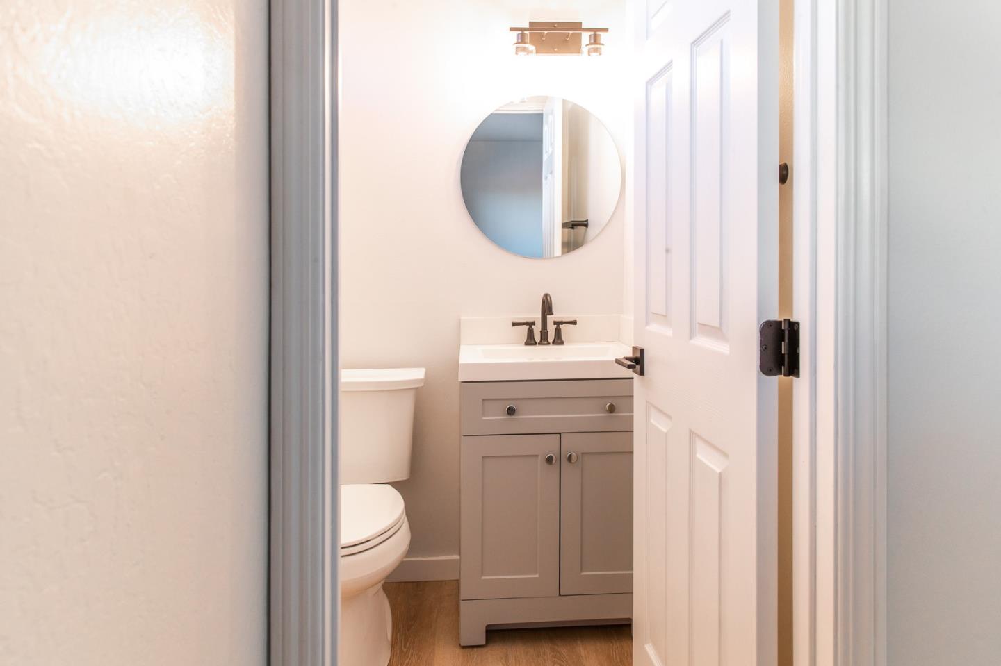 Detail Gallery Image 8 of 11 For 1841 Lincoln St, Seaside,  CA 93955 - 3 Beds | 1/1 Baths