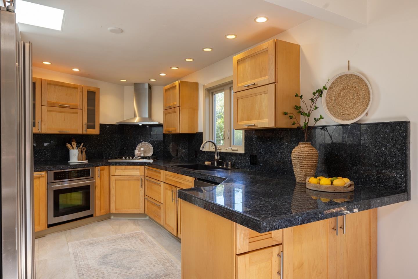 Detail Gallery Image 11 of 28 For 25245 Ward Pl, Carmel,  CA 93923 - 3 Beds | 2 Baths