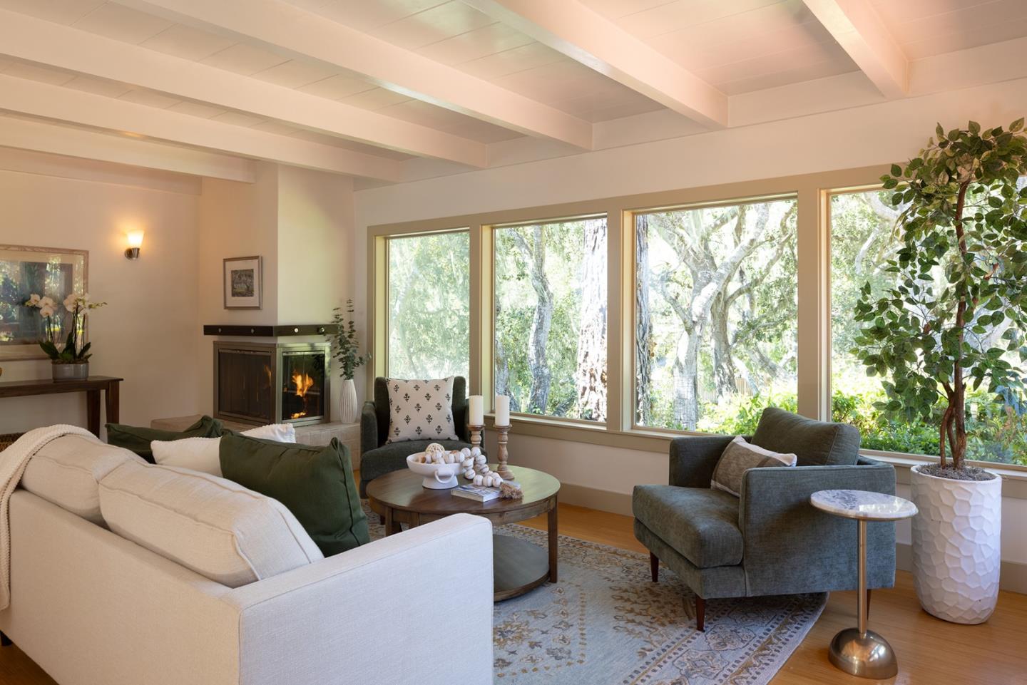 Detail Gallery Image 4 of 28 For 25245 Ward Pl, Carmel,  CA 93923 - 3 Beds | 2 Baths