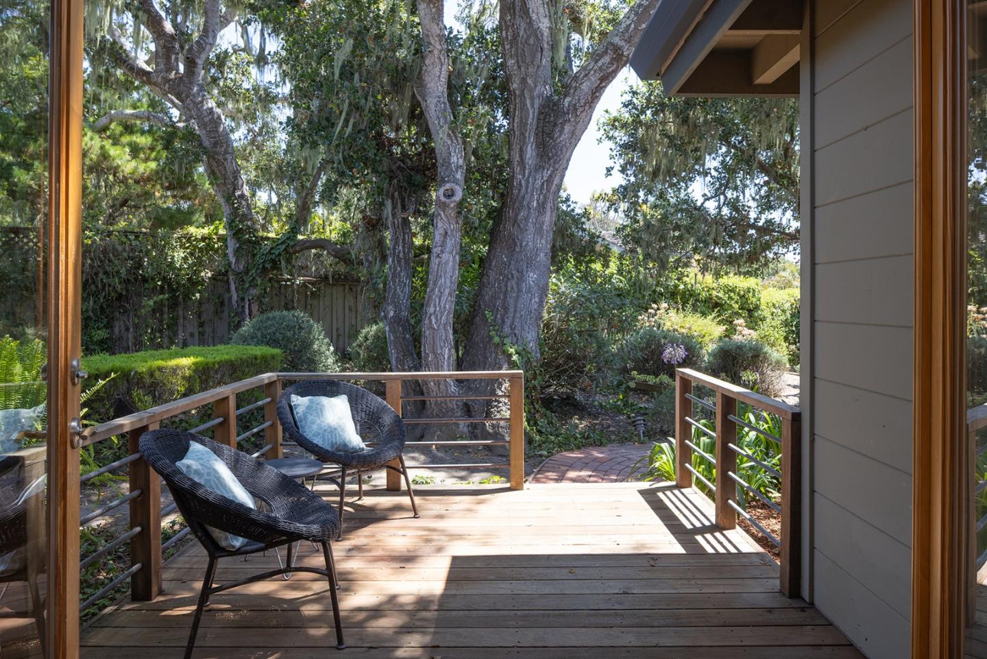 Detail Gallery Image 9 of 28 For 25245 Ward Pl, Carmel,  CA 93923 - 3 Beds | 2 Baths