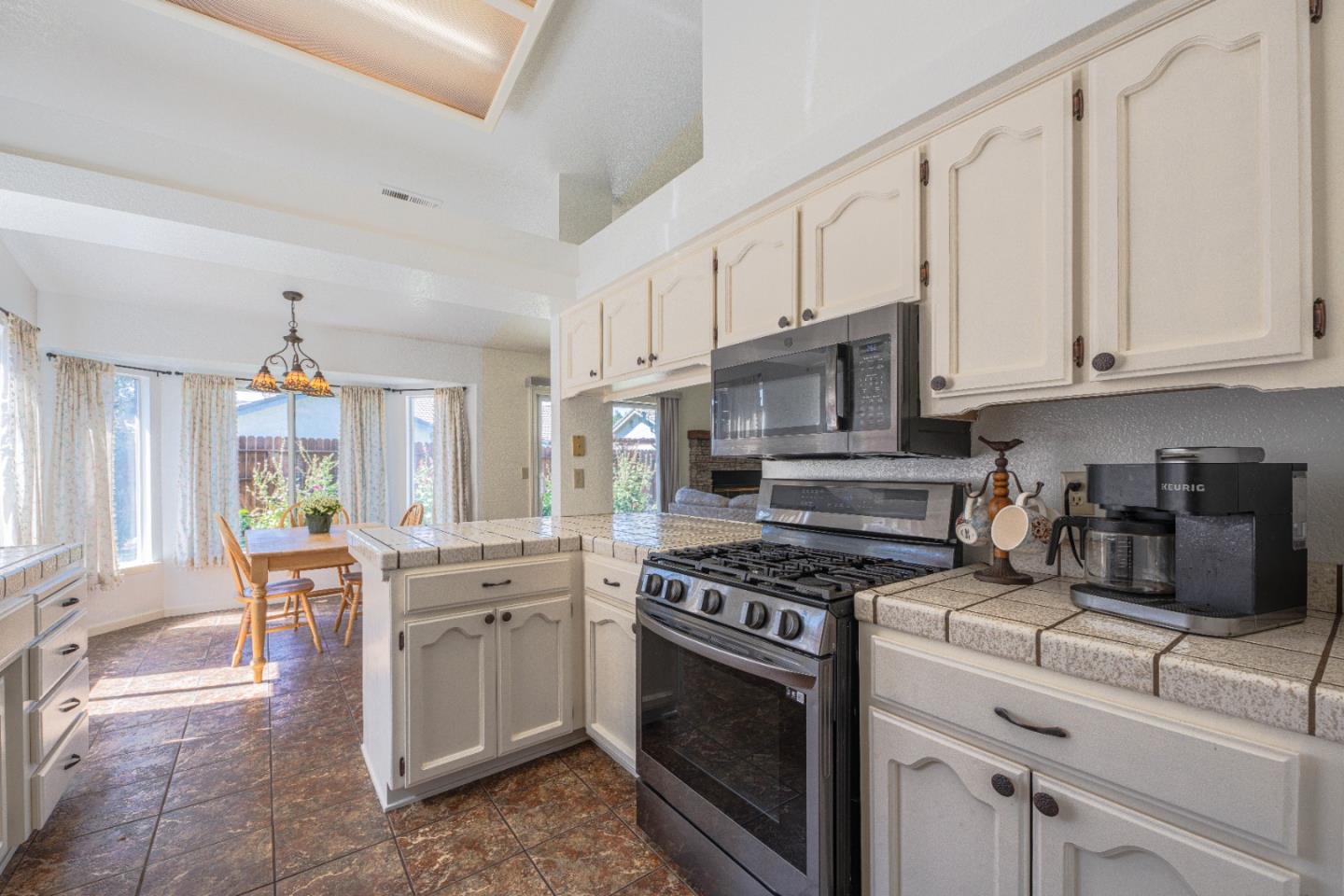 Detail Gallery Image 13 of 41 For 46210 Pine Meadow Dr, King City,  CA 93930 - 3 Beds | 2 Baths