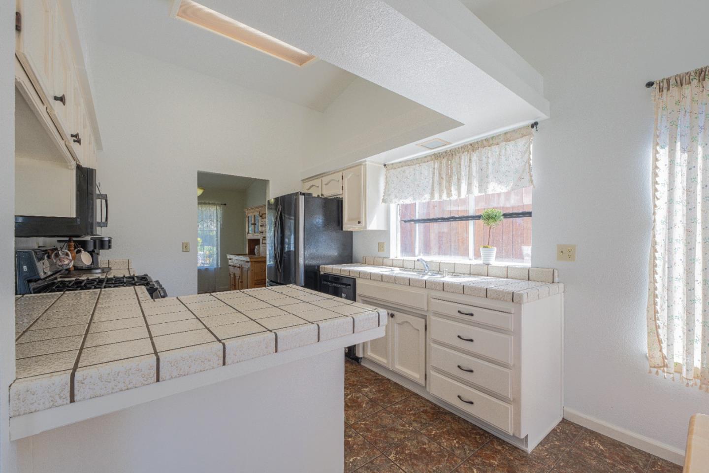 Detail Gallery Image 15 of 41 For 46210 Pine Meadow Dr, King City,  CA 93930 - 3 Beds | 2 Baths
