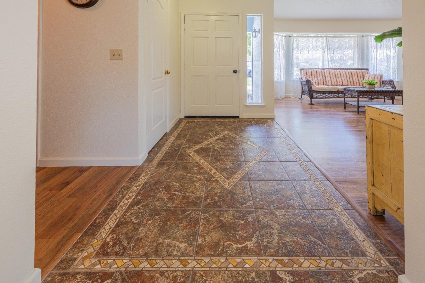 Detail Gallery Image 5 of 41 For 46210 Pine Meadow Dr, King City,  CA 93930 - 3 Beds | 2 Baths