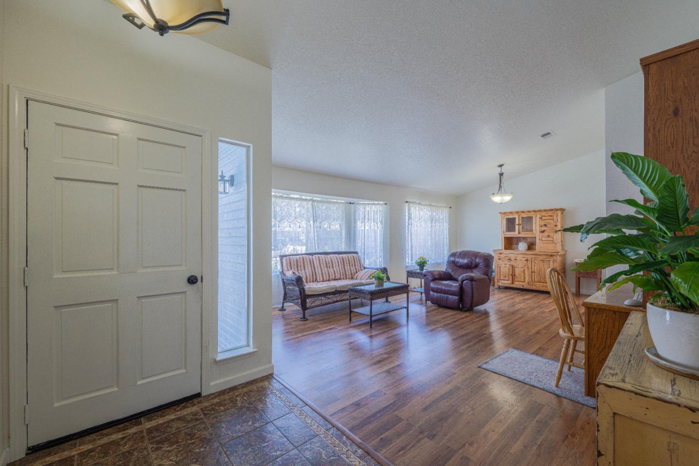 Detail Gallery Image 6 of 41 For 46210 Pine Meadow Dr, King City,  CA 93930 - 3 Beds | 2 Baths