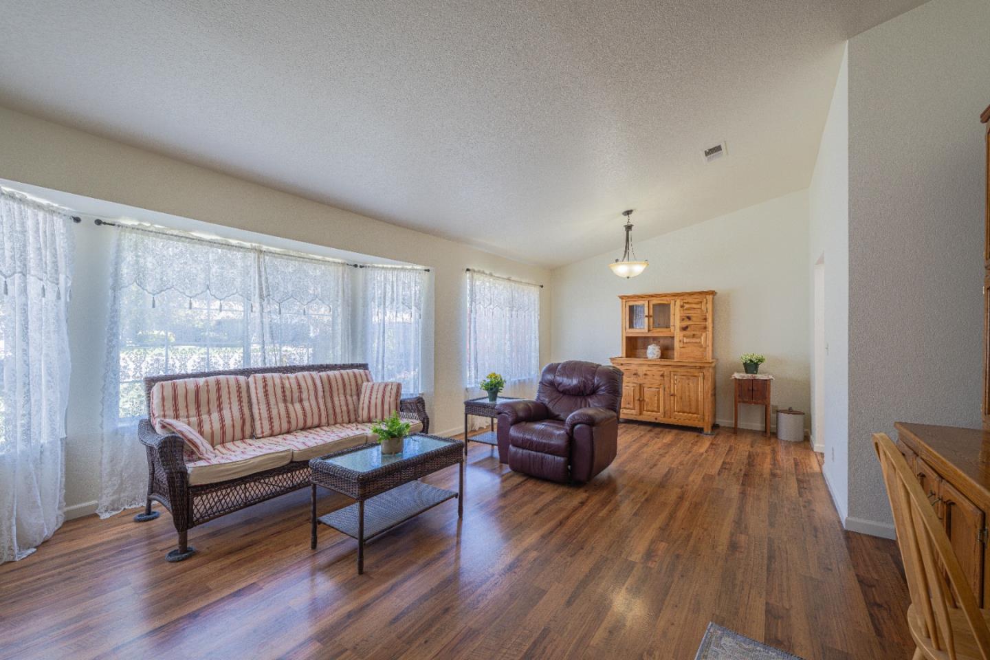 Detail Gallery Image 7 of 41 For 46210 Pine Meadow Dr, King City,  CA 93930 - 3 Beds | 2 Baths