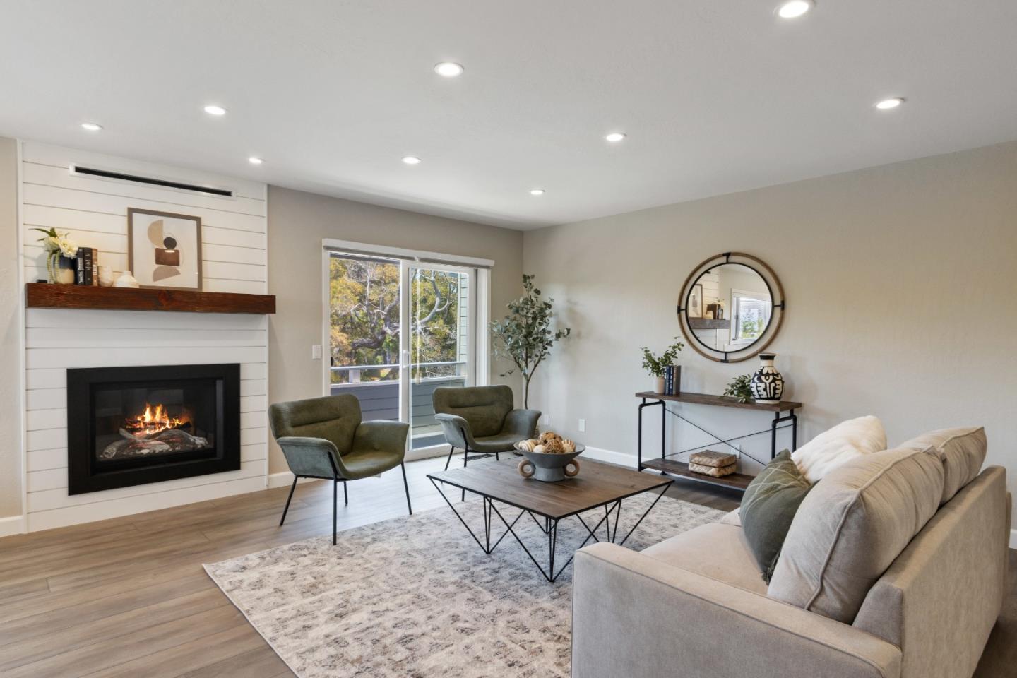 Detail Gallery Image 4 of 76 For 160 Frederick St, Santa Cruz,  CA 95062 - 3 Beds | 3 Baths