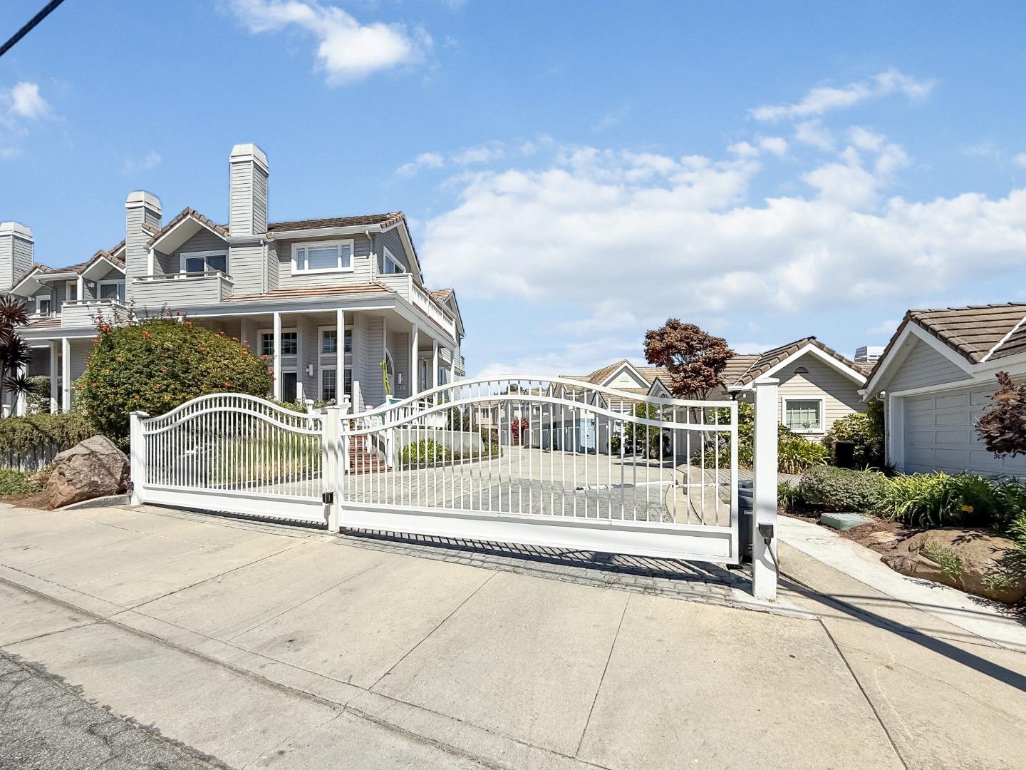 Detail Gallery Image 46 of 76 For 160 Frederick St, Santa Cruz,  CA 95062 - 3 Beds | 3 Baths
