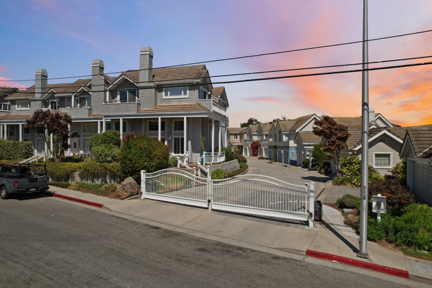 Detail Gallery Image 68 of 76 For 160 Frederick St, Santa Cruz,  CA 95062 - 3 Beds | 3 Baths