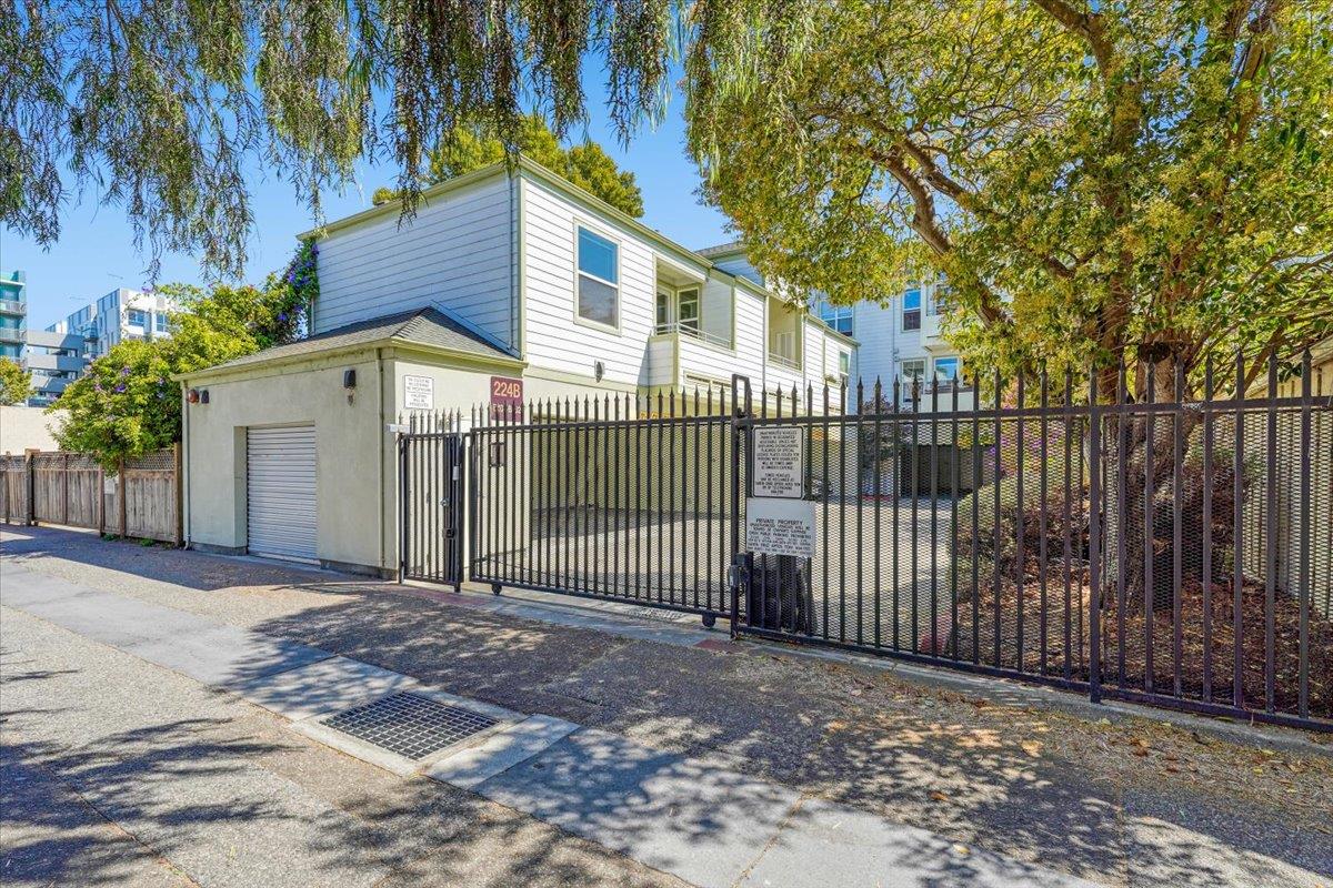 Detail Gallery Image 12 of 15 For 224 Laurel #B202,  Santa Cruz,  CA 95060 - 1 Beds | 1 Baths